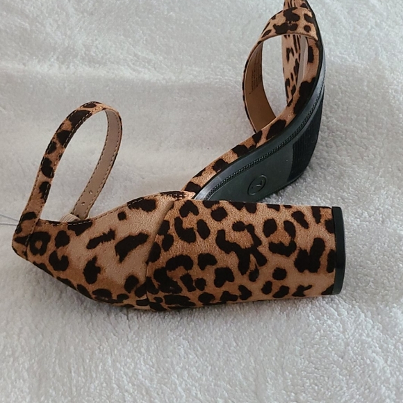 Shoes - Picture 3 of 5